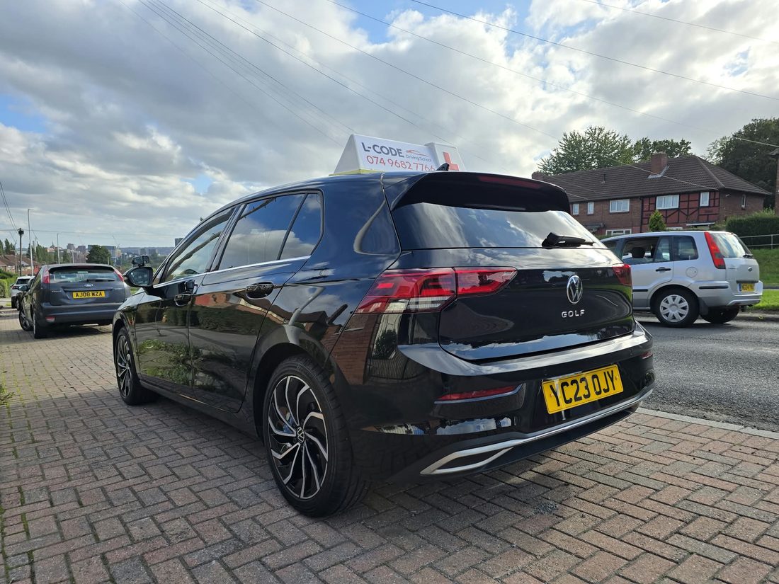 Learners Code Driving School car with L-Code roof sign